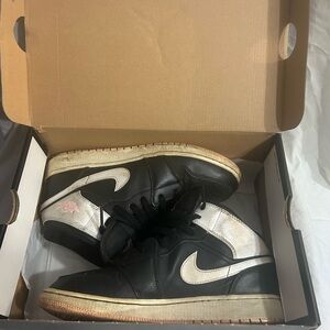 Jordan 1 Mid Arctic Pink Black